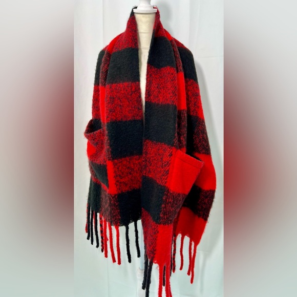STEVE MADDEN oversized buffalo check SCARF SHAWL - Picture 2 of 5